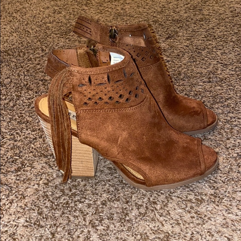 Not Rated Booties Size 7.5